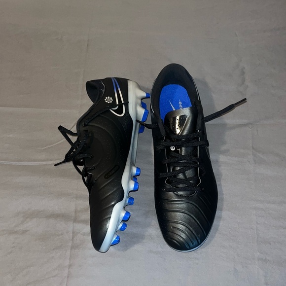 BRAND NEW Men’s 12–Ground Soccer Cleats NIKE TIEMPO LEGEND 10 ACADEMY MG - Picture 4 of 7